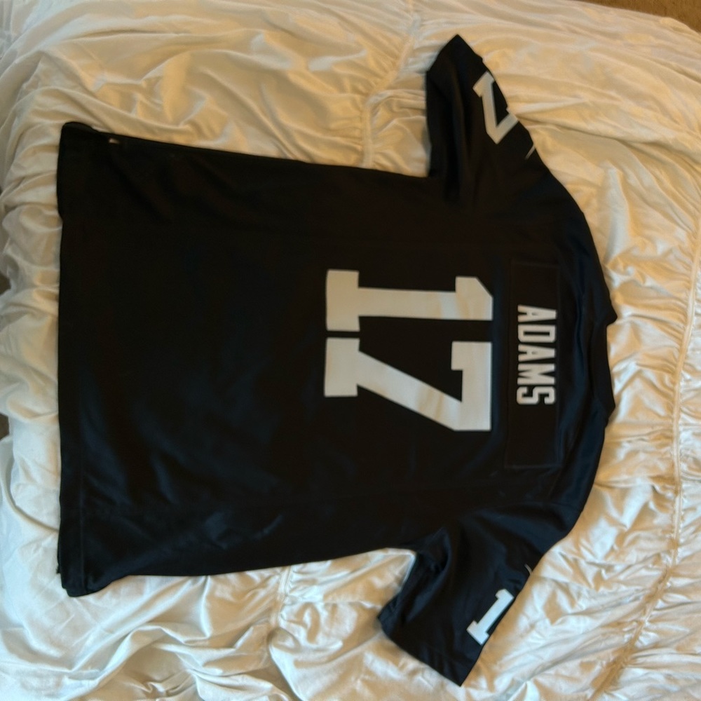 Men’s medium Raiders Jersey